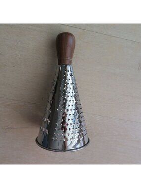 Williams Sonoma Stainless Steel Walnut Knob Handle Conical Cheese Grater Discont